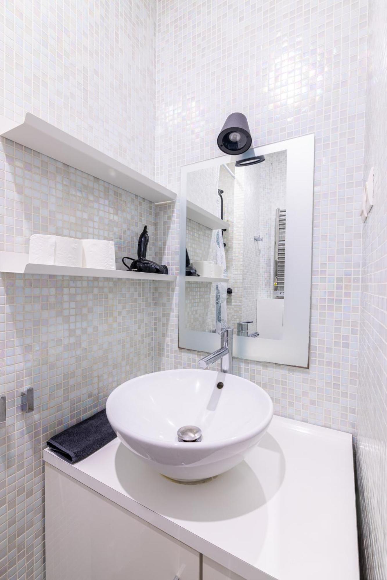 Luxurious 1 Bedroom Republique Vinaigriers Free Netflix Paris Exterior photo